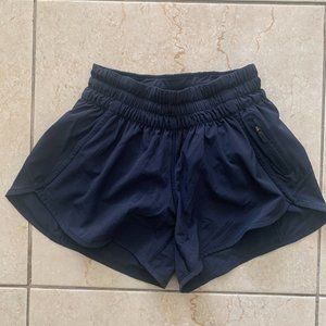 Lululemon Tracker IV Short in 4-Way Stretch